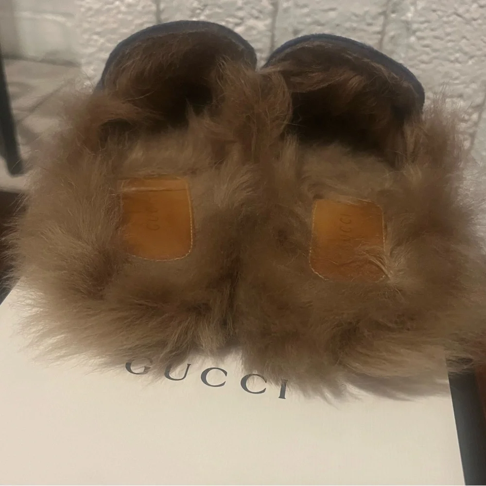 Gucci Princetown velvet mules with fur lining. Size 9 in cobalt blue. With box. - Picture 6 of 10